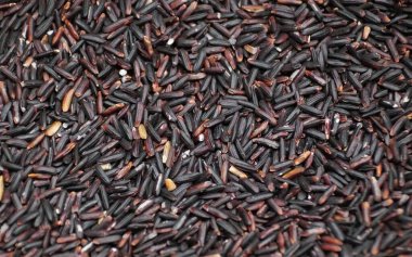 Mor Tayland Jasmine pirincinin karmaşık ayrıntıları, dikdörtgen şeklini ve dokusunu vurguluyor..