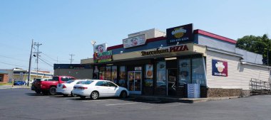 Wilmington, Delaware, ABD - 12 Temmuz 2025 - Eski Capitol Trail 'deki Barcelona Pizza ve Paleteria Tocumbo dondurma dükkanının dış görünüşü