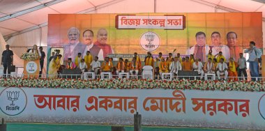 Burdwan, Purba Bardhaman İlçesi, Batı Bengal / Hindistan - 30.04.2024: Birlik İçişleri Bakanı Amit Şah, BJP 'nin Bardhaman Purba Lok Sabha seçmenleri adayı Asim Kumar Sarkar' ın seçim mitingine katıldı. Memari 'deki Rasulpur' da, Purba Bardhaman