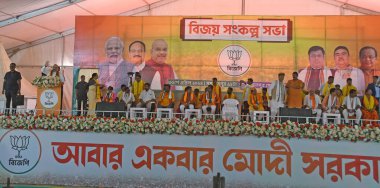 Burdwan, Purba Bardhaman İlçesi, Batı Bengal / Hindistan - 30.04.2024: Birlik İçişleri Bakanı Amit Şah, BJP 'nin Bardhaman Purba Lok Sabha seçmenleri adayı Asim Kumar Sarkar' ın seçim mitingine katıldı. Memari 'deki Rasulpur' da, Purba Bardhaman