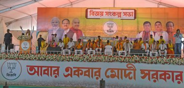 Burdwan, Purba Bardhaman İlçesi, Batı Bengal / Hindistan - 30.04.2024: Birlik İçişleri Bakanı Amit Şah, BJP 'nin Bardhaman Purba Lok Sabha seçmenleri adayı Asim Kumar Sarkar' ın seçim mitingine katıldı. Memari 'deki Rasulpur' da, Purba Bardhaman