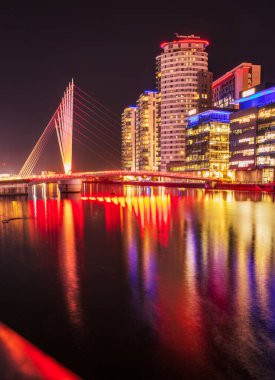 Salford 'daki Medya Şehri' ni bağlayan köprü Manchester, İngiltere 'de.