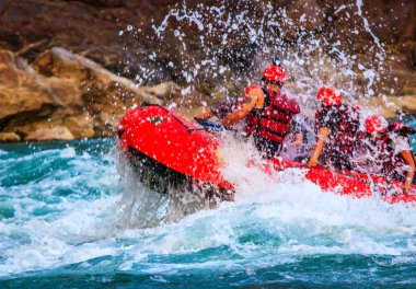 Kuzey Hindistan, Rishikesh 'teki Ganj Nehri' nde rafting..