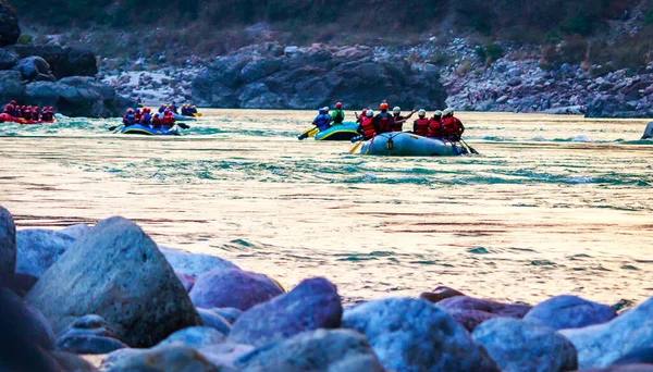 Kuzey Hindistan, Rishikesh 'teki Ganj Nehri' nde rafting..