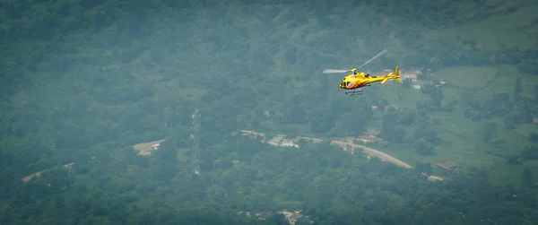Helikopter Landen Het Helipad Buurt Van Vaishno Devi Jammu Kasjmir — Stockfoto