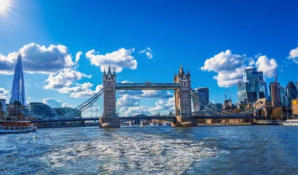 Tower Bridge London England Solig Dag — Stockfoto