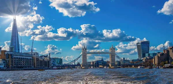 Tower Bridge London England Solig Dag — Stockfoto