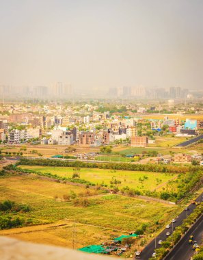 Dramatik Gökyüzü Noida, Hindistan 'daki Yüksek Binalar