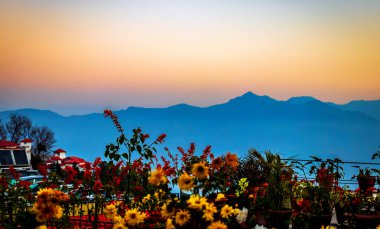 Sunrise Valley 'de Serene Gazebo Mussoorie, Uttarakhand, Hindistan
