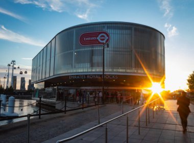 Emirates Kraliyet Limanı Kablo Otomobil İstasyonu Londra, İngiltere