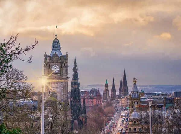 Edinburgh Skyline, Dusk 'ta Şehir Manzarası ve Tarihi Simgelerle