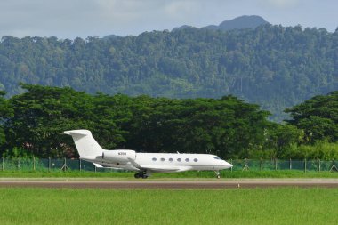 Langkawi, Malezya - 28 Mayıs 2023. Özel uçak Gulfstream G500 (N399) Langkawi Havaalanı (LGK), Malezya.