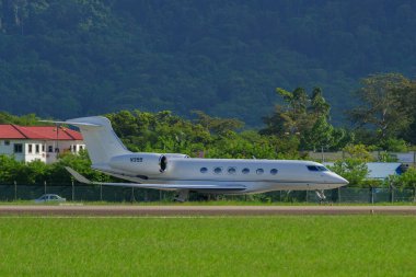 Langkawi, Malezya - 28 Mayıs 2023. Özel uçak Gulfstream G500 (N399) Langkawi Havaalanı (LGK), Malezya.
