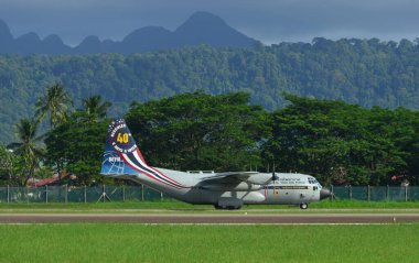Langkawi, Malezya - 28 Mayıs 2023. Kraliyet Tayland Hava Kuvvetleri Lockheed C-130H Herkül (60110), Langkawi Havaalanı (LGK), Malezya.