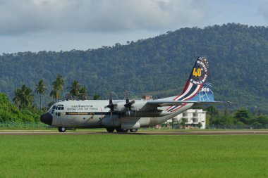 Langkawi, Malezya - 28 Mayıs 2023. Kraliyet Tayland Hava Kuvvetleri Lockheed C-130H Herkül (60110), Langkawi Havaalanı (LGK), Malezya.