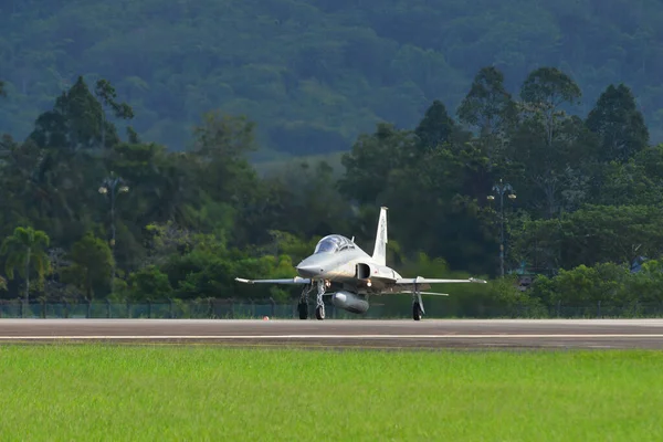 马来西亚兰卡维 2023年5月28日 泰国皇家空军 Rtaf 一架Northrop Tiger Ii型飞机从马来西亚兰卡维机场起飞 — 图库照片