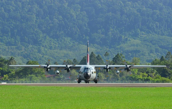 マレーシアのランカウイ 2023年5月28日 タイ王国空軍ロッキードC 130Hハーキュリーズ 60110 マレーシアのランカウイ空港 Lgk から離陸するための40周年の課税のための特別なテールマーク — ストック写真