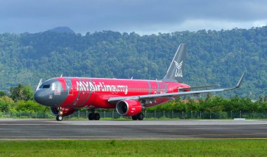 Langkawi, Malezya - 28 Mayıs 2023. MYAirline Airbus A320 (9M-DAC) Langkawi Havaalanı (LGK), Malezya.