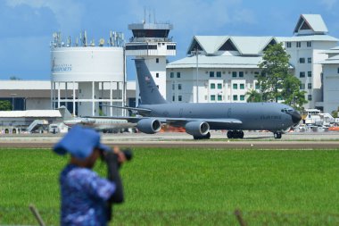 Langkawi, Malezya - 28 Mayıs 2023. Birleşik Devletler Hava Kuvvetleri (USAF) KC-135 Stratotanker AMC 10294 Langkawi Havaalanı (LGK), Malezya.
