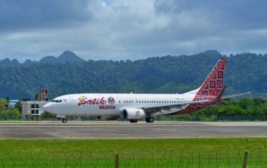 Langkawi, Malezya - 28 Mayıs 2023. 9M-LCV Batik Air Malezya Boeing 737-800 (WL) Langkawi Havaalanı (LGK), Malezya.