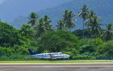 Langkawi, Malezya - 28 Mayıs 2023. 9M-PTA Malezya Kraliyet Polisi King Air B300 Langkawi Havaalanı (LGK), Malezya.