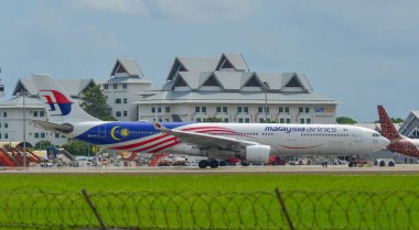 Langkawi, Malezya - 28 Mayıs 2023. 9M-MTI Malezya Havayolları Airbus A330-300 Langkawi Havaalanı (LGK), Malezya.