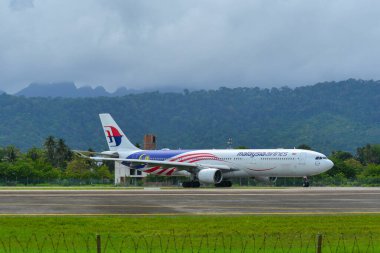 Langkawi, Malezya - 28 Mayıs 2023. 9M-MTI Malezya Havayolları Airbus A330-300 Langkawi Havaalanı (LGK), Malezya.