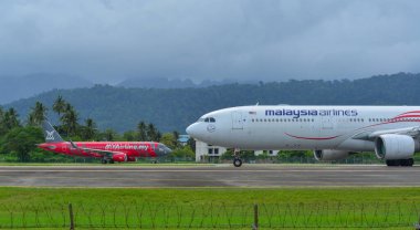 Langkawi, Malezya - 28 Mayıs 2023. 9M-MTI Malezya Havayolları Airbus A330-300 Langkawi Havaalanı (LGK), Malezya.
