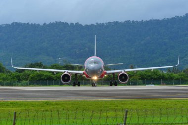 Langkawi, Malezya - 28 Mayıs 2023. MYAirline Airbus A320 (9M-DAC) Langkawi Havaalanı (LGK), Malezya.