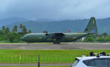 Langkawi, Malezya - 28 Mayıs 2023. Kore Hava Kuvvetleri (ROKAF) Lockheed Martin C-130J-30 Herkül (45-750) Langkawi Havaalanı (LGK), Malezya.