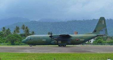 Langkawi, Malezya - 28 Mayıs 2023. Kore Hava Kuvvetleri (ROKAF) Lockheed Martin C-130J-30 Herkül (45-750) Langkawi Havaalanı (LGK), Malezya.