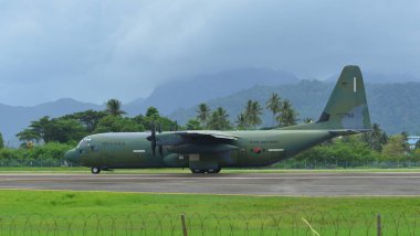 Langkawi, Malezya - 28 Mayıs 2023. Kore Hava Kuvvetleri (ROKAF) Lockheed Martin C-130J-30 Herkül (45-750) Langkawi Havaalanı (LGK), Malezya.