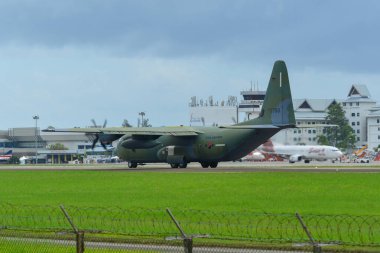 Langkawi, Malezya - 28 Mayıs 2023. Kore Hava Kuvvetleri (ROKAF) Lockheed Martin C-130J-30 Herkül (45-750) Langkawi Havaalanı (LGK), Malezya.