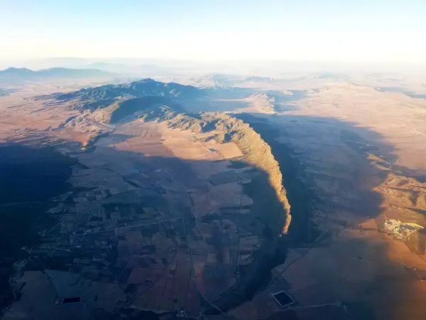 Οροσειρά Εναέρια Στην Ισπανία Λαμβάνονται Από Ένα Παράθυρο Του Αεροπλάνου Εικόνα Αρχείου