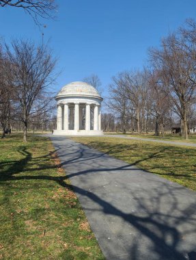 Birinci Dünya Savaşı anıtı, 1914 'ten 1918' e kadar Washington DC 'de yapılan büyük savaşta verilen hizmet ve fedakarlığın tanınması..