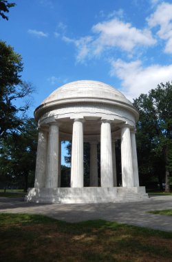 Birinci Dünya Savaşı anıtı, 1914 'ten 1918' e kadar Washington DC 'de yapılan büyük savaşta verilen hizmet ve fedakarlığın tanınması..