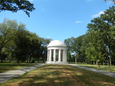 Birinci Dünya Savaşı anıtı, 1914 'ten 1918' e kadar Washington DC 'de yapılan büyük savaşta verilen hizmet ve fedakarlığın tanınması..