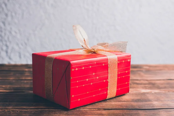 Presente Caixa Embalagem Vermelha Presente Mesa Surpresa Ano Novo Natal — Fotografia de Stock