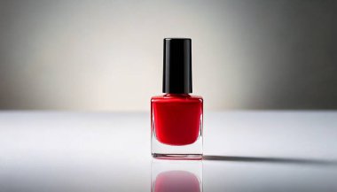 Bir şişe kırmızı oje. Arka planda. Güzellik ve kozmetik