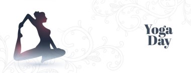Kadın silueti vektörlü güzel uluslararası yoga günü afişi
