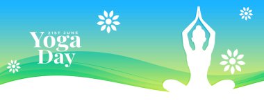 Dünya Yoga Günü Afişi Kadın kağıt kesim stili vektörüyle Asana yapıyor