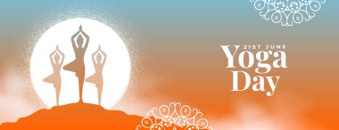 Dünya yogası sabahı afişi kadın Surya namaskar vektörü çalışıyor