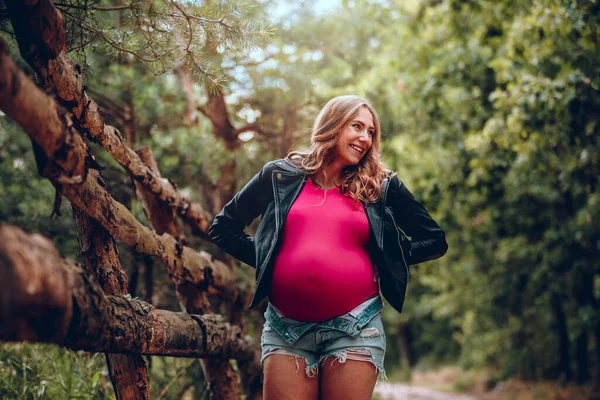 Beautiful Pregnant Woman Walks Denim Shorts Leather Jacket Old Wooden — Stock Photo, Image
