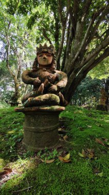Miyazaki, Japonya - 14 Mayıs 2025. Haniwa Parkı 'ndaki Terracotta kil heykelleri