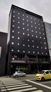 Kumamoto, Japonya - 18 Mayıs 2025, Koyaimamachi Bölgesindeki Grids Oteli