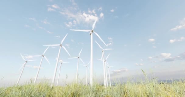 Moderne Windmühlen Auf Der Wiese Vor Wolkenlosem Blauen Himmel Auf — Stockvideo