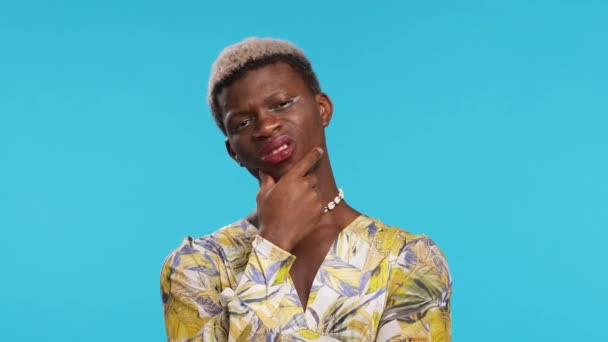 Skeptic Black Transgender Person Stylish Dress Hand Waist Touching Chin — Stock Video