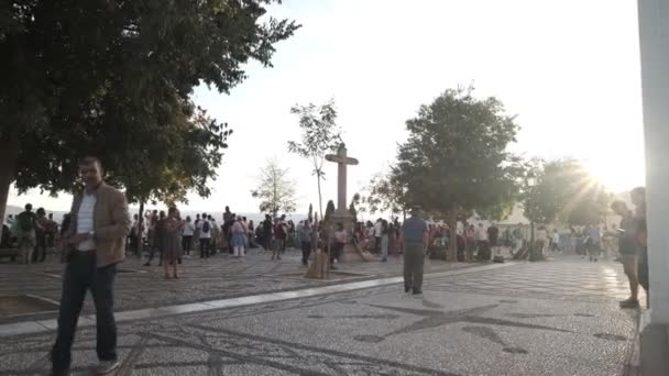 Осмотр Сан Николаса Многочисленными Туристами Прогуливающимися Наблюдающими Видами Альгамбры Гранада — стоковое видео