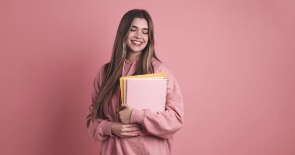 Retrato Una Joven Estudiante Universitaria Sonriente Vestida Con Ropa Casual — Vídeos de Stock
