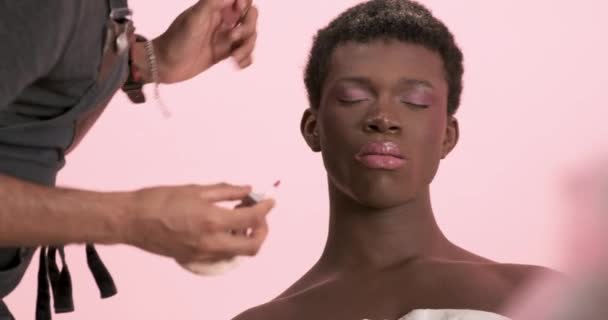 Crop Concentrated Makeup Artist Applying Purple Eyeshadow Eyelid African American — Stock Video